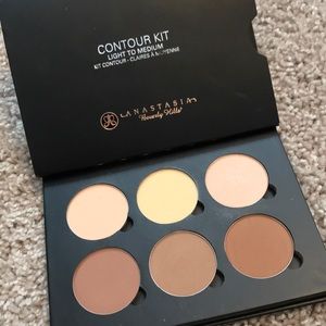 Anastasia Light to Medium Contour Kit